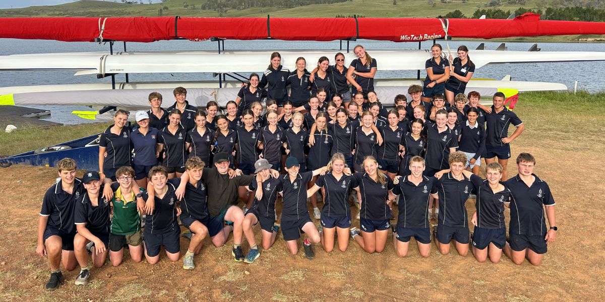 TAS rowers wrap up season with medals at Head of the River Regattas